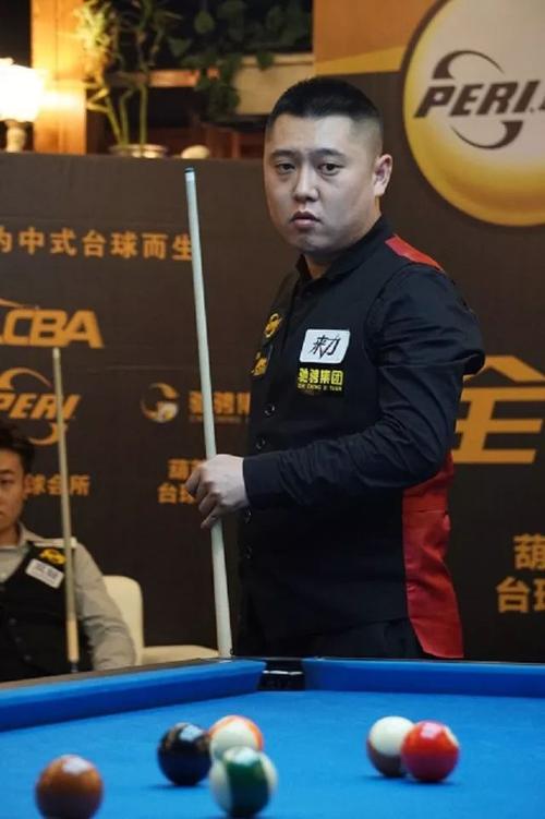 两人之间的 两人之间的